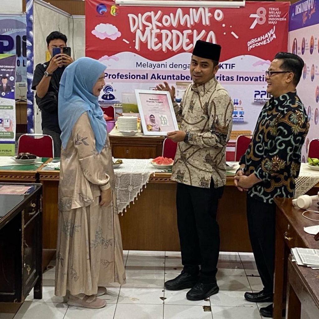 Wakil Walikota Solok Ramadhani Kirana Putra ketika hadiri Halal Bi Halal 1445 hijriah Dinas Komunikasi dan Informatika    , Kamis (18/04/24).
